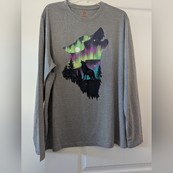 Ozark Trail Other - Ozark Trail Long Sleeve Shirt with Wolf And Northern Lights